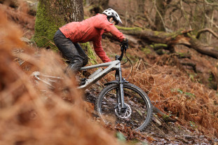 2021 Nukeproof Giga Comp 275 Riding 5.jpg 2021 Nukeproof Giga Comp 275 Riding 5.jpg
