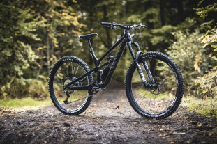 2021 canyon spectral cf 29 hero.jpg 2021 canyon spectral cf 29 hero.jpg