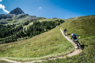 2021 enduro2 cover.jpg 2021 enduro2 cover.jpg