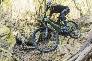 2022 canyon spectralON riding.jpg 2022 canyon spectralON riding.jpg