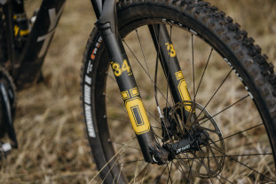 2022 ohlins RXF34 m.2 hero 2.jpg 2022 ohlins RXF34 m.2 hero 2.jpg