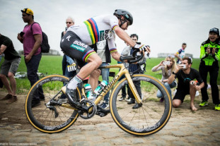 2022 peter-sagans-paris-roubaix-winning-specialized-s-works-roubaix-picture-credit-specialized-and.jpeg 2022 peter-sagans-paris-roubaix-winning-specialized-s-works-roubaix-picture-credit-specialized-and.jpeg