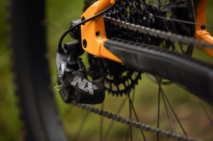 2022 santa cruz chameleon r 29 al mech.jpg 2022 santa cruz chameleon r 29 al mech.jpg