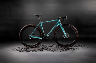 2023 Bianchi Impulso RC gravel bike1.jpg 2023 Bianchi Impulso RC gravel bike1.jpg