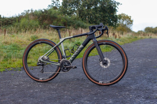 2023 Canyon Grail CF SLX 8 Di2- hero.jpg 2023 Canyon Grail CF SLX 8 Di2- hero.jpg