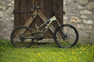 2023 Canyon TorqueON CF 9 hero.jpg 2023 Canyon TorqueON CF 9 hero.jpg