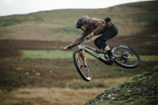 2023 whyte e-lyte 150 worx riding.jpg 2023 whyte e-lyte 150 worx riding.jpg