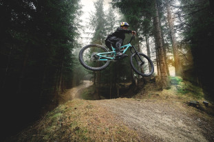 2023 yt industries jeffsy primus hero.jpg 2023 yt industries jeffsy primus hero.jpg