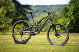 2024 specialized stumpjumper 15 hero.jpg 2024 specialized stumpjumper 15 hero.jpg
