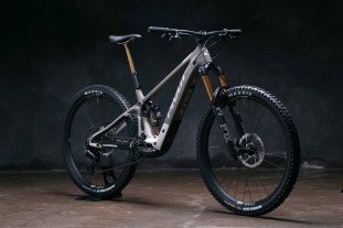 2025 pivot shuttle amsl hero.jpg 2025 pivot shuttle amsl hero.jpg