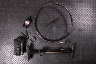 2025 tubeless convert kit.jpg 2025 tubeless convert kit.jpg