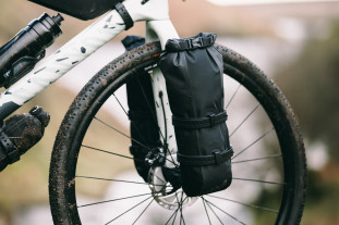 2022 tailfin Cage Pack Lifestyle 2.jpg 2022 tailfin Cage Pack Lifestyle 2.jpg