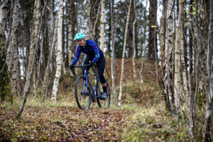 Gravel riding woman.jpeg Gravel riding woman.jpeg