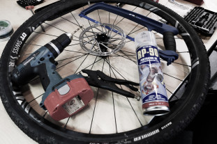 How-to-free-seized-rounded-bolts-disc-rotor-pedal-cleats-108.jpg How-to-free-seized-rounded-bolts-disc-rotor-pedal-cleats-108.jpg