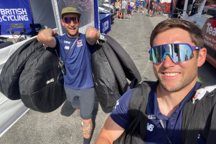 2022 Uci mtb world champs - behind the scenes mechanics-25 - Chris H and Callum W 2022 Uci mtb world champs - behind the scenes mechanics-25 - Chris H and Callum W