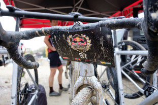 bljp-DT_Swiss_Cross_Road_Carbon-4.jpg bljp-DT_Swiss_Cross_Road_Carbon-4.jpg