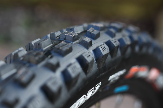 2021 maxxis assegai shoulder closer.jpg