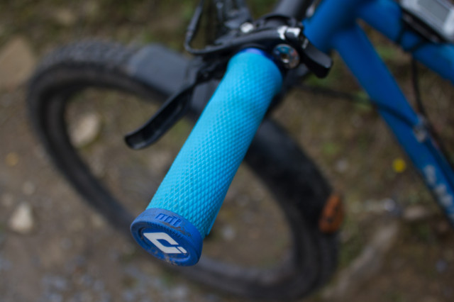 ODI Elite Flow Lock On Grips-2.jpg