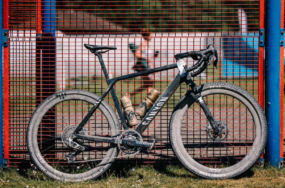@ELTOROMEDIADOTCOM - GRALLOCH 2025-049.jpg Is Canyon working on an all new gravel fork? Getting up close and personal with Freddy Ovett's mysterious DT Swiss-equipped Canyon Grail