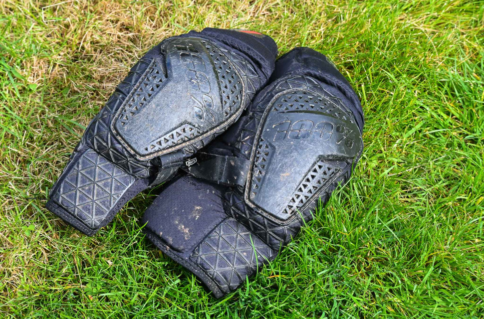 100-Surpass-knee-guards-review-100.jpg 100-Surpass-knee-guards-review-100.jpg
