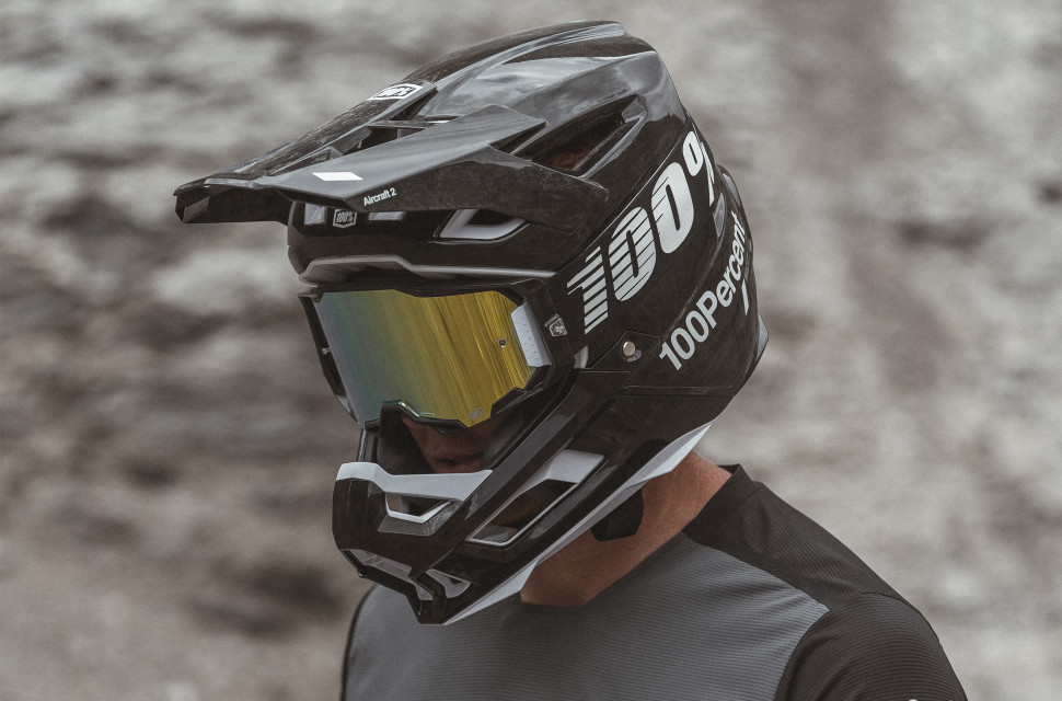 100percent aircraft 2 full face mountain bike helmet.jpg The 100% Aircraft 2 has landed