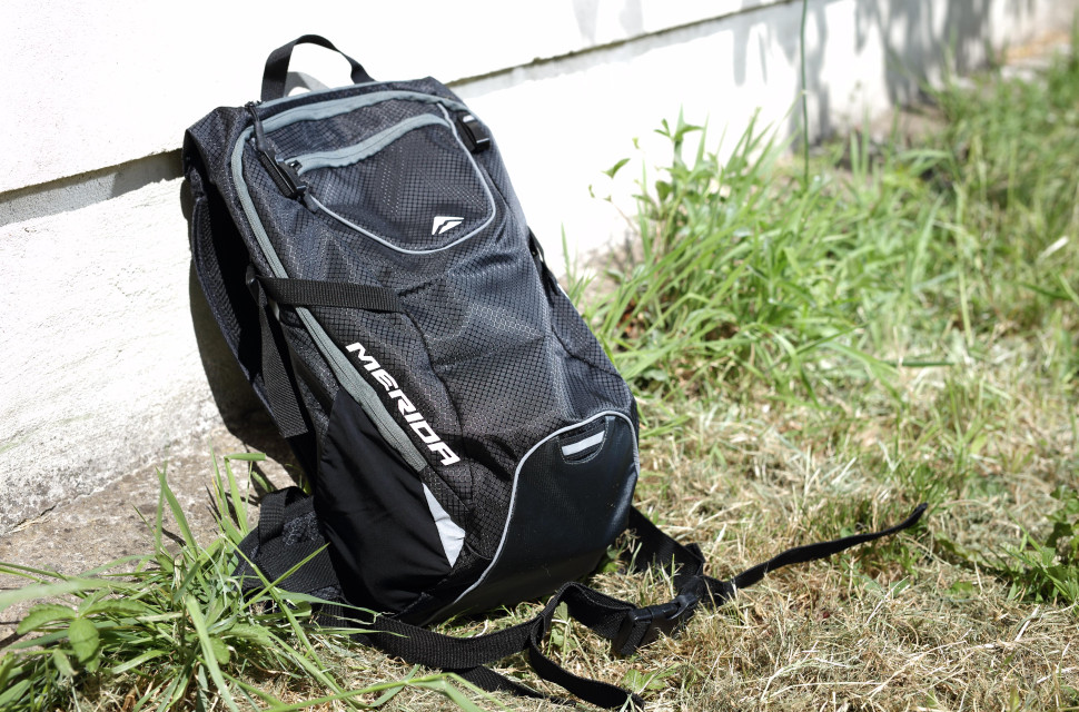 2020 Merida FIFTEEN II backpack hero.jpg 2020 Merida FIFTEEN II backpack hero.jpg