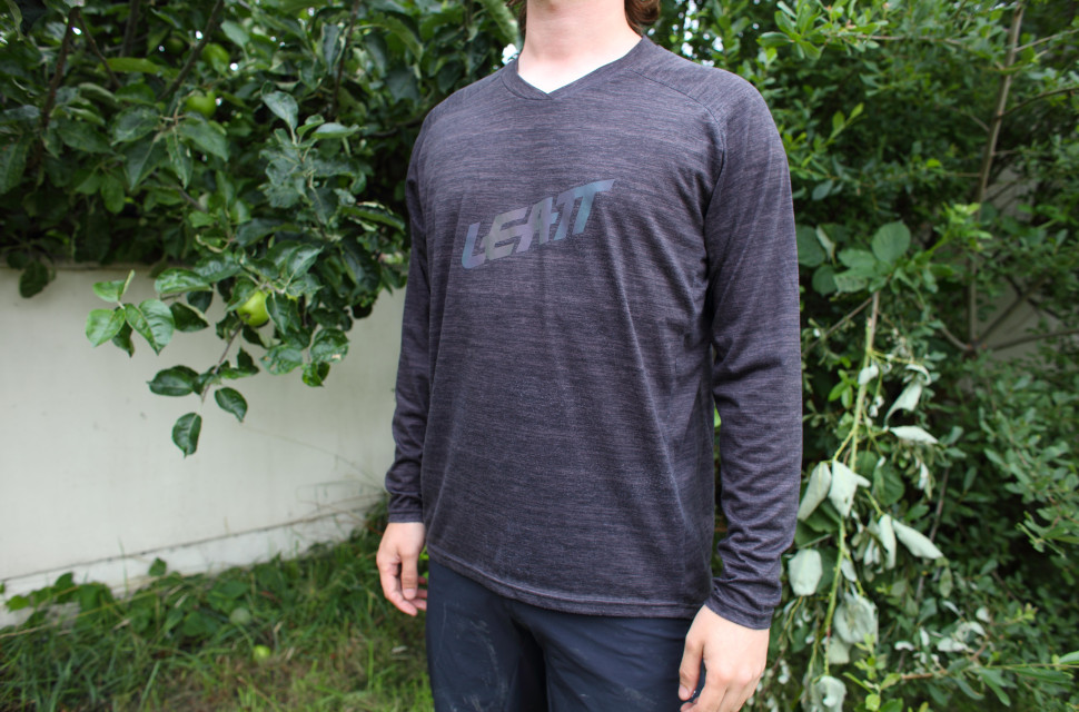 2020 leatt dbx 2.0 long hero.jpg 2020 leatt dbx 2.0 long hero.jpg