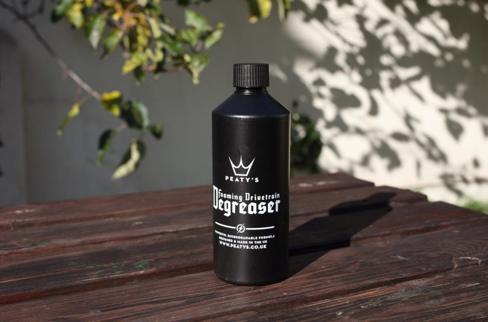 2020 peaty's foaming drivetrain degreaser hero.jpg 2020 peaty's foaming drivetrain degreaser hero.jpg