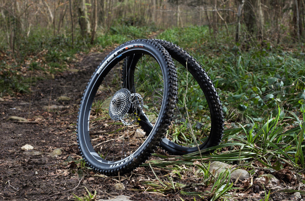 2020 shimano deore xt m8120 wheels hero.jpg 2020 shimano deore xt m8120 wheels hero.jpg