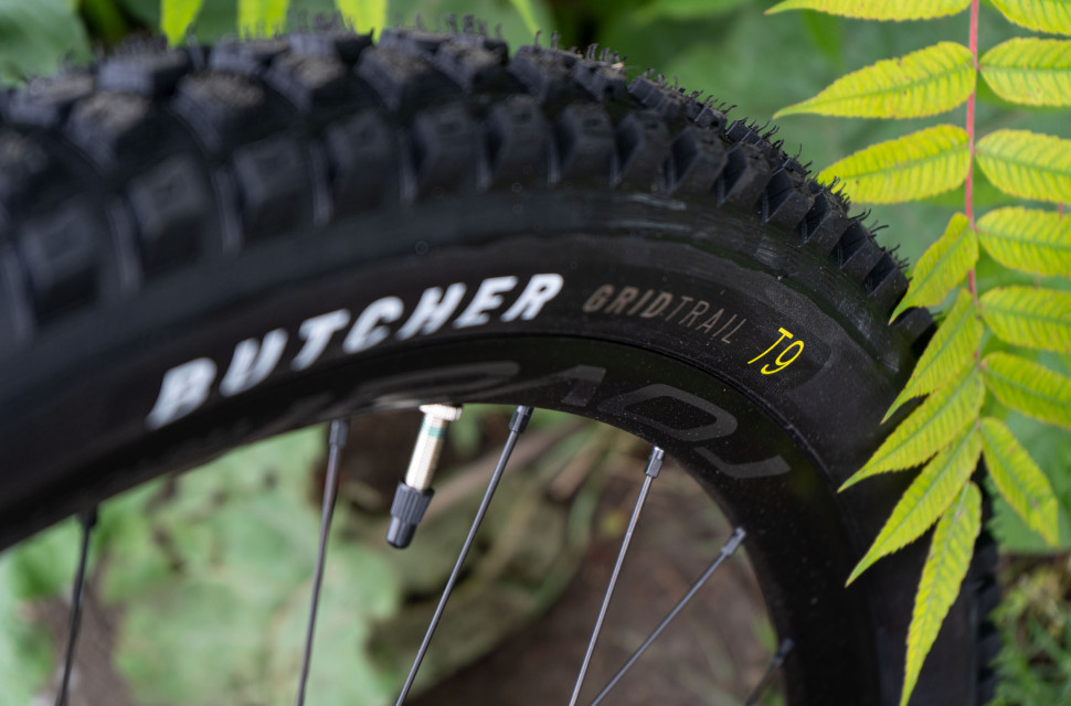 2020 specialized butcher gridtrail t9 logo.jpg Specialized launch a new tyre compound and carcass