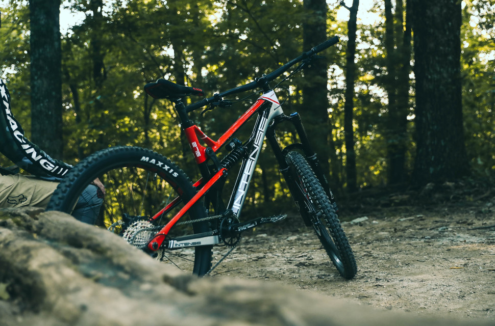 2021 Intense tracer hero.jpg Intense reveal the whole MY21 bike lineup