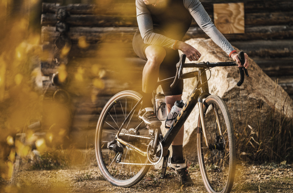2021 LOOK 765 GRAVEL RS hero.jpg LOOK unveils its new 765 GRAVEL range for 2021 - Including a new e-bike