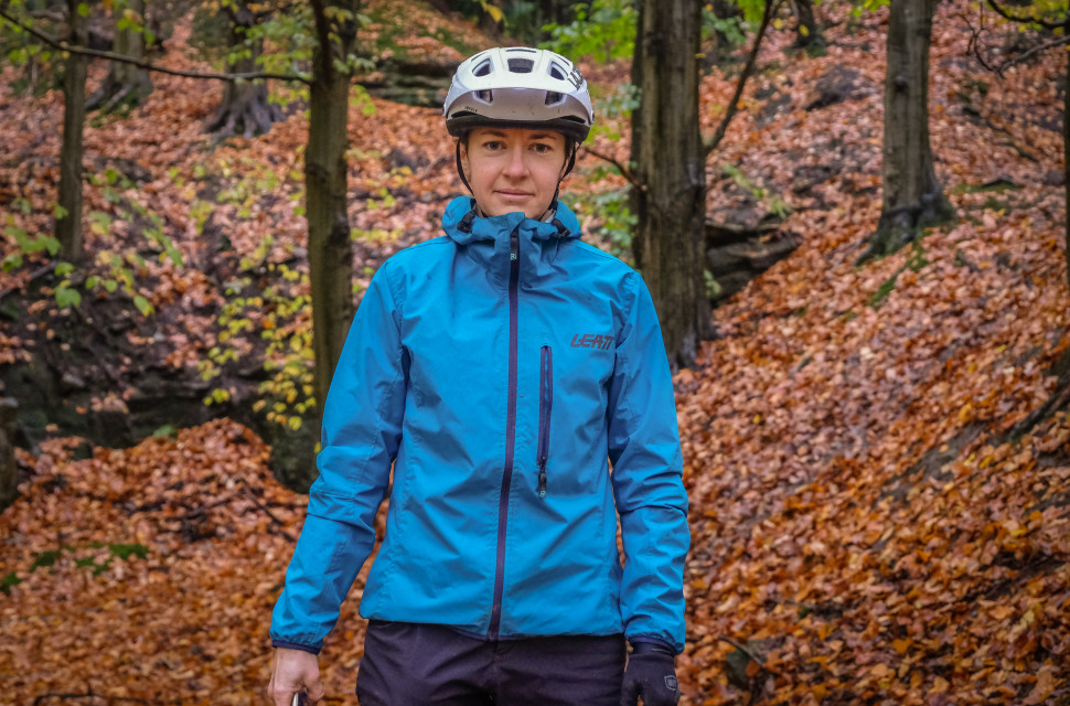 2021 Leatt DBX 2.0 women's jacket-1.jpg 2021 Leatt DBX 2.0 women's jacket-1.jpg