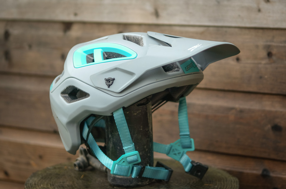 2021 Leatt DBX 3.0 All Mountain helmet-2.jpg 2021 Leatt DBX 3.0 All Mountain helmet-2.jpg
