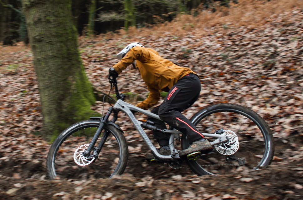 2021 Nukeproof Mega Comp 290 Riding 6.jpg 2021 Nukeproof Mega Comp 290 Riding 6.jpg