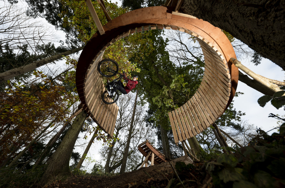 2021 OUT_OF_SEASON_RIDING_KRISS_CURVE_WALL copy.jpg Kriss Kyle - inside scoop with the Red Bull stunt rider