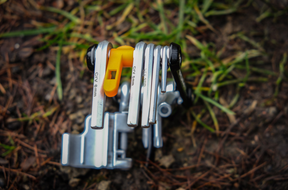 2021 SKS TOM 18 multitool-2.jpg 2021 SKS TOM 18 multitool-2.jpg