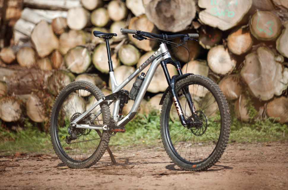 2021 privateer 161 hero 3q.jpg First Look: 2021 Privateer 161 - Does the bike match the demands of its namesake?