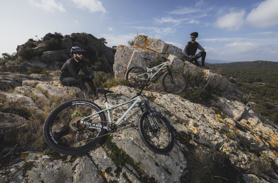 2021 production privee cover.jpg Production Privée announces the 2021 line-up - Two new ranges, new designs and new bikes for Privée's 2021 range