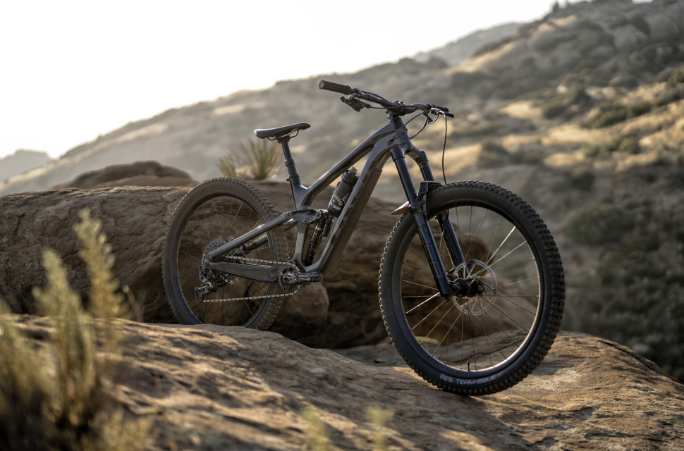 2021_Trek_Slash_hero.jpg Your complete guide to the 2021 Trek mountain bike range