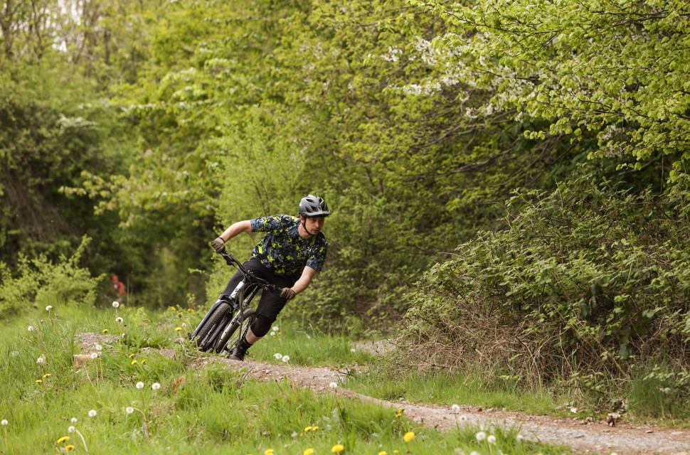 2022 GT Aggressor Elite riding 2.jpg Beginner mountain bike gear - everything you need to know