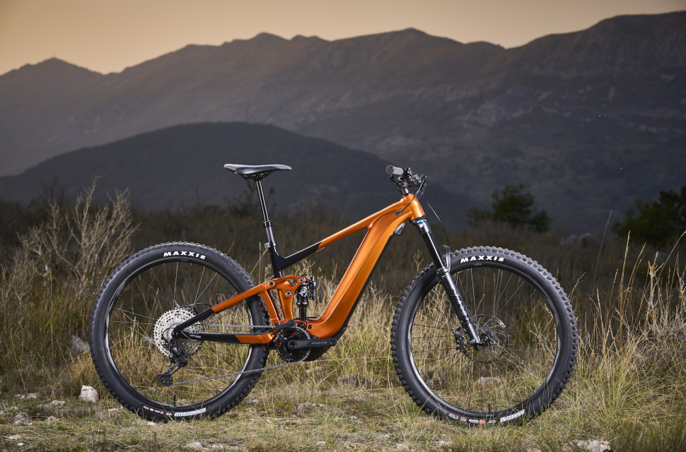 2022 Giant Trance X E+ hero.jpg The 2022 Trance X E+ gets Giant's new motor