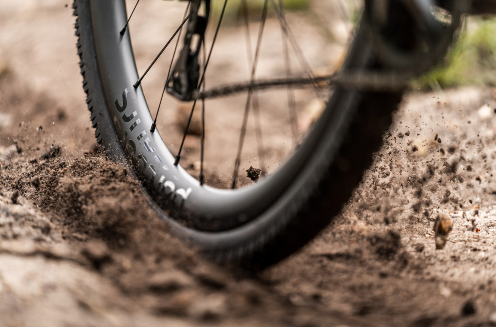 2022 Parcours_Alta riding.jpg Parcours launches the newest iteration Alta Gravel wheelset