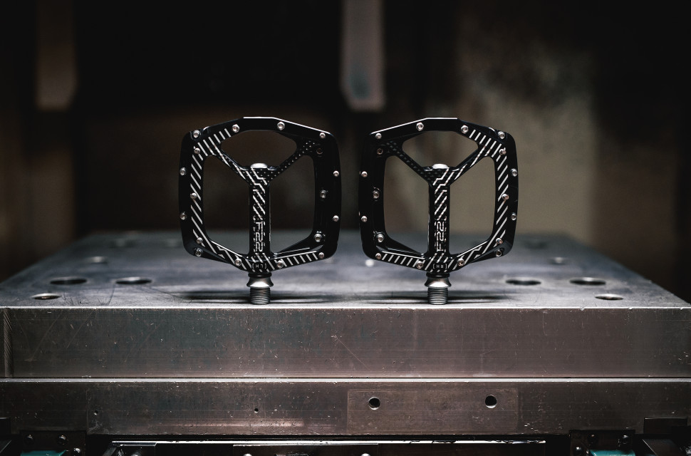 2022 hope f22 hero.jpg Hope unveils the F22 flat pedal