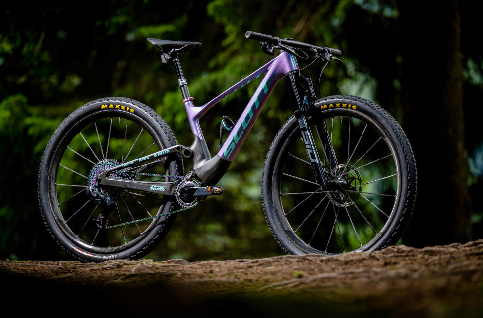 2022 kate courtney scott spark rc hero.jpg Bike Check: Kate Courtney's 2022 Scott Contessa Spark RC 23