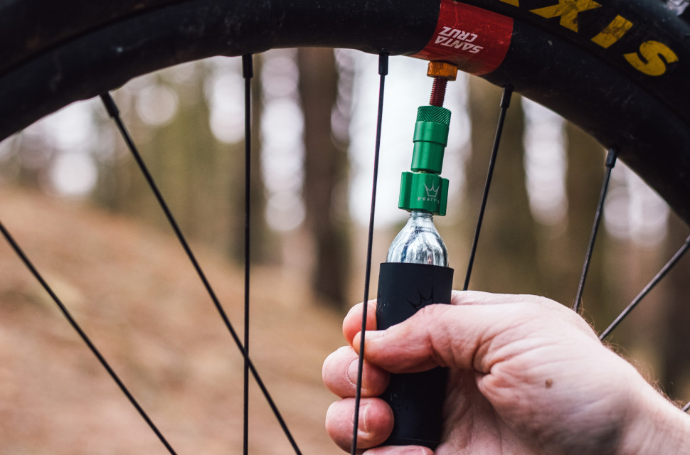 2022 peatys holeshot co2 inflator hero.jpg Peaty's introduces its HOLESHOT tubeless repair lineup