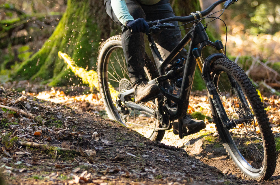 2022 yt capra core 4 riding.jpg 9 tips to keep your suspension running sweeter for longer