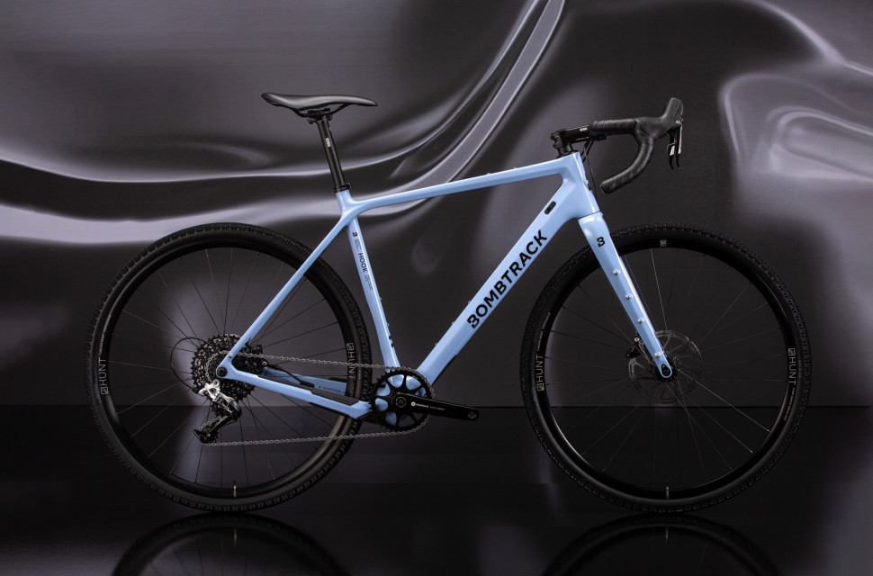 2023 bombtrack hook ext c hero.jpg Bombtrack overhauls the Hook EXT C for 2024