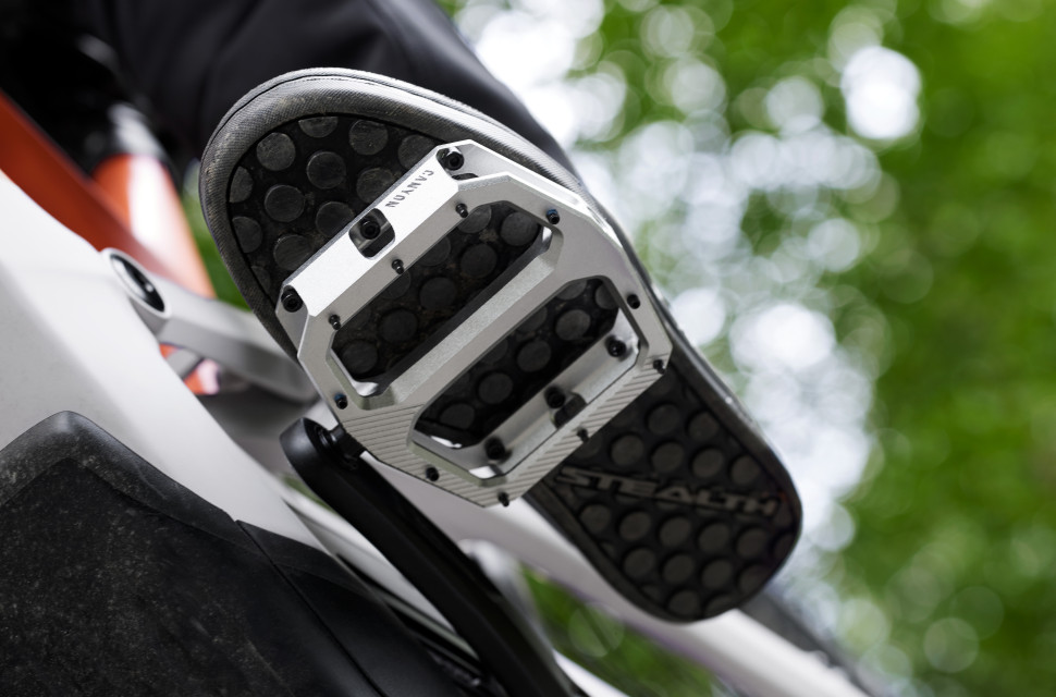 2023 canyon performance mtb flat pedals hero 2.jpg Canyon enters the pedal space with the Performance MTB Flat Pedals