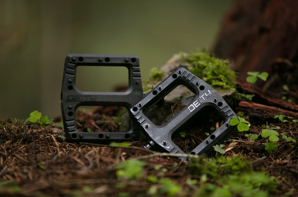 2023 deity deftrap 5ct.jpg Are flat pedals worth it?